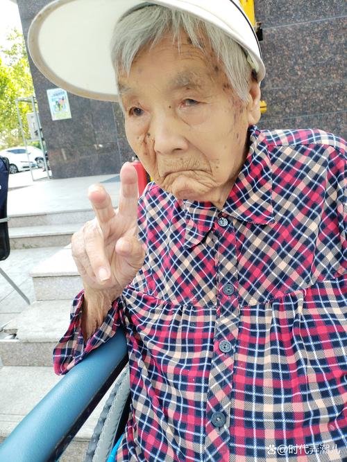 胡慧冲61岁突病 珍惜健康别留憾