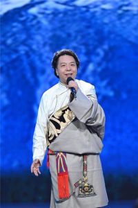 真诚藏族歌手索南扎西 用歌声与善举传递爱与温暖