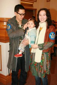 张家辉关咏荷偶遇，34年恩爱如初！