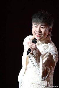 宁静谈《一路繁花2》 终于做自己，53岁状态满意