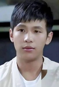 宋小宝离婚后生活落魄，被网友骂忘恩负义