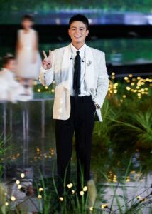 欧豪生日，阳历阴历同庆祝，实力歌手演员不断进步