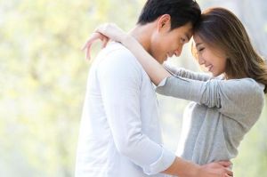 老公和闺蜜当我面开玩笑，咖啡馆老公和闺蜜暧昧 我该如何维护感情
