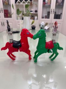 趣事分享：一个MV中小玩具人来回走动的奇趣瞬间