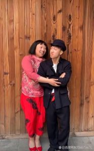 落魄夫妇在综艺当豪门爆火全网，豪门扮相太吸睛，这对夫妻甜搞笑赢满堂！