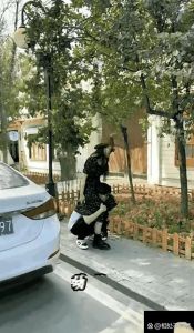 老婆要出去玩，老婆想出去玩，我有点舍不得，但沟通信任很重要