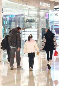 能把已婚女人晚上约出去逛街，清晰邀约，做情绪合伙人